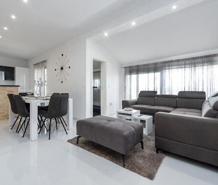 מסלניקה Apartmant Shine Luxury מראה חיצוני תמונה